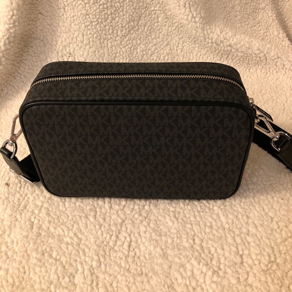 Michael Kors Jet Set Kenly Signature Crossbody Handbag - Black - Picture 2 of 4